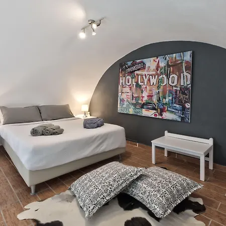 Mardanza House Imerovigli (Santorini)