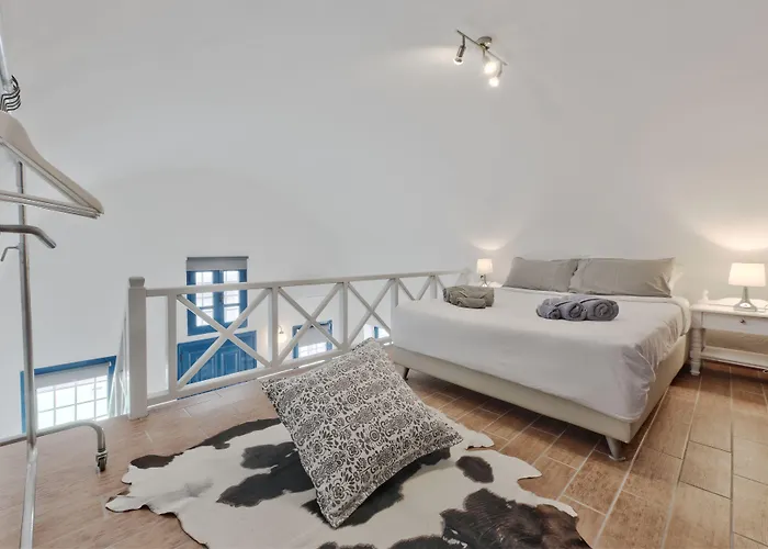 Mardanza House Imerovigli (Santorini)